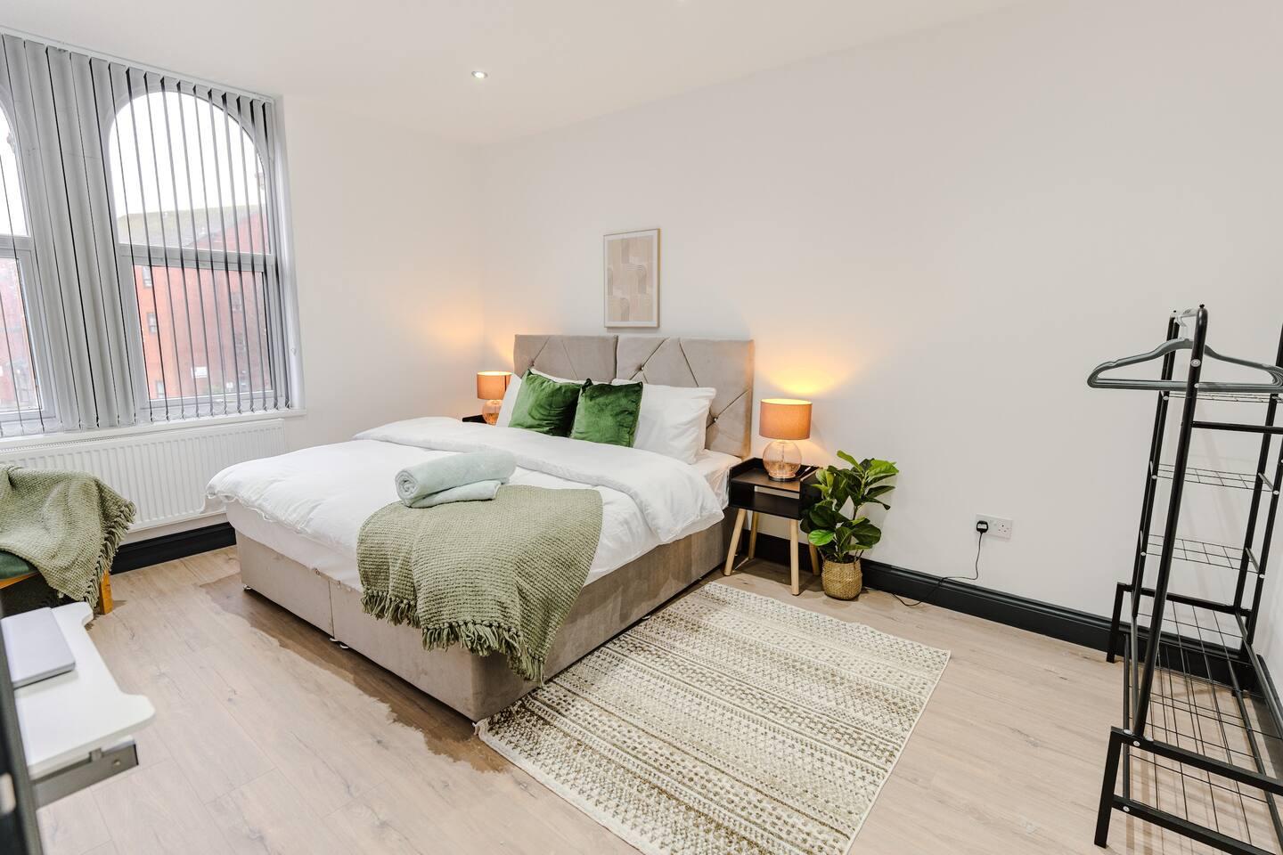 Charming & Cozy 2 BR flat. Steps from Everything2