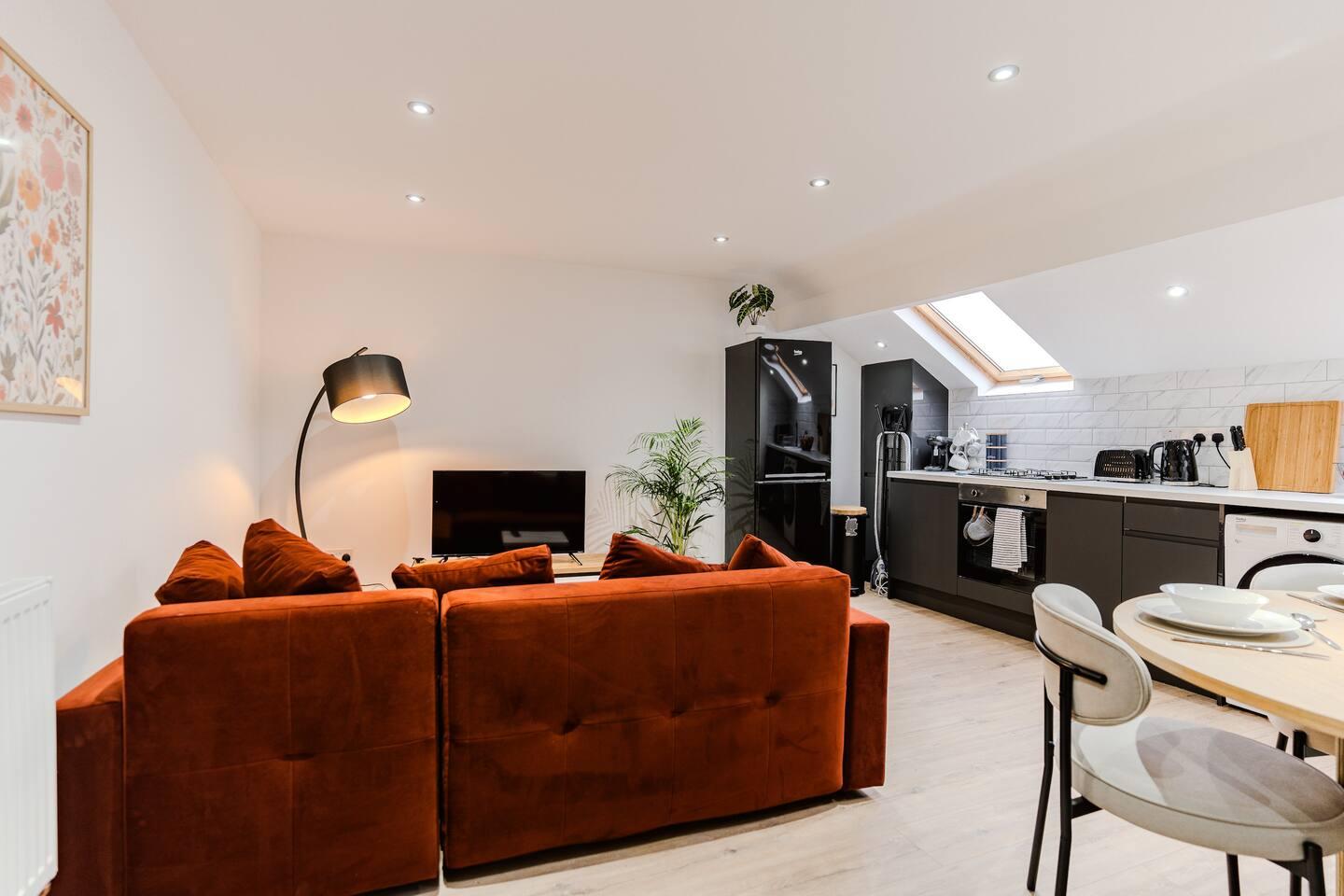 Stunning Sky view 2 BR Flat - Home Away from Home