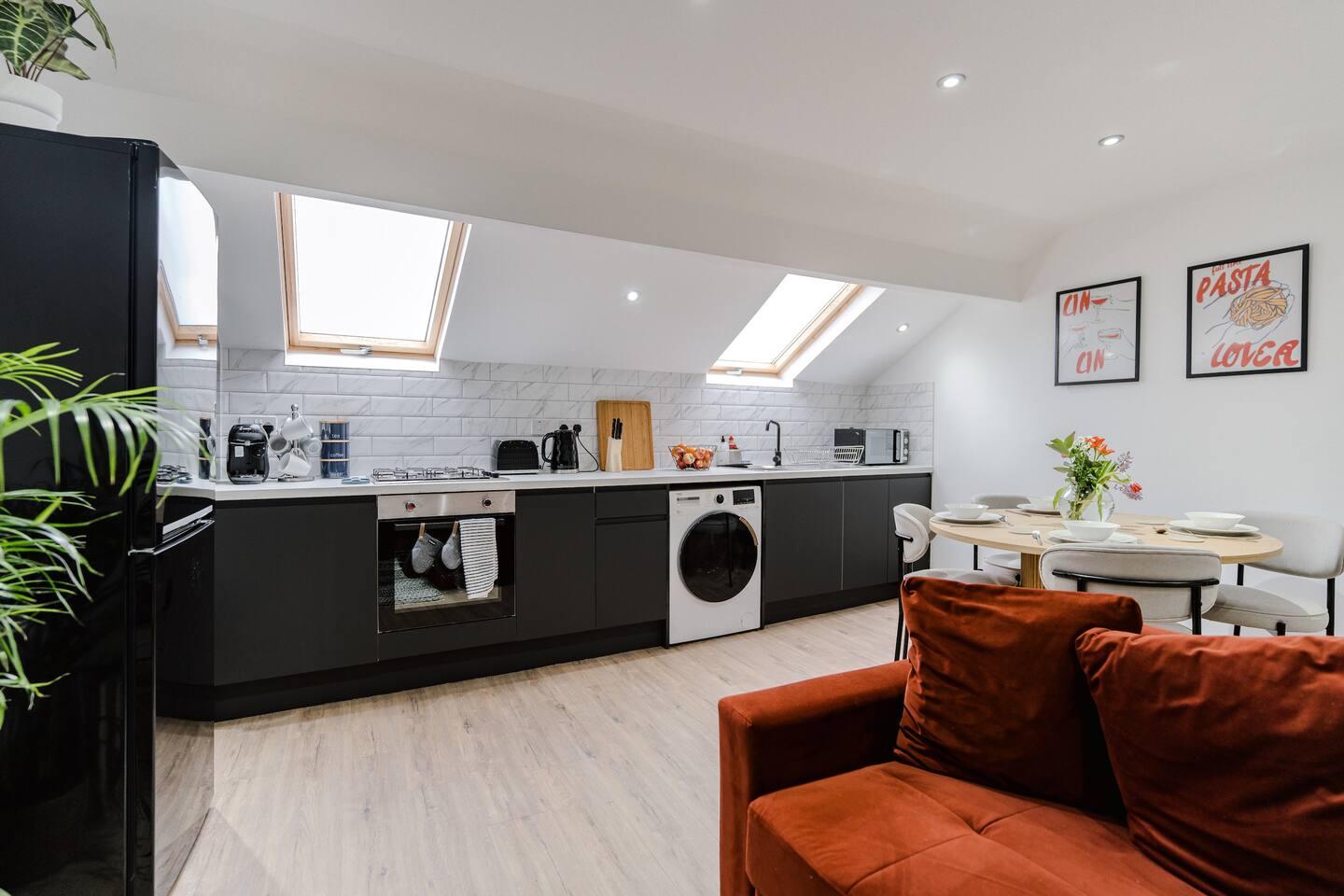 Stunning Sky view 2 BR Flat - Home Away from Home4